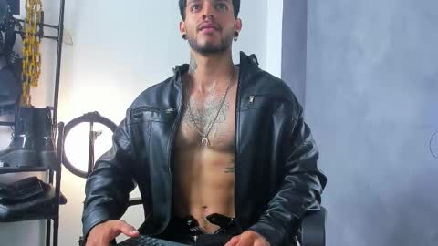 Juan Esteban online show from March 14, 6:34 pm