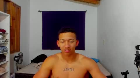 Snapshot of juansw66 chatting on October 2, 6:23 am juansw66 online show from October 2, 6:23 am