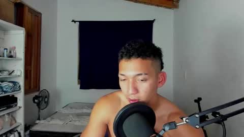 Snapshot of juansw66 chatting on October 17, 7:12 am juansw66 online show from October 17, 7:12 am