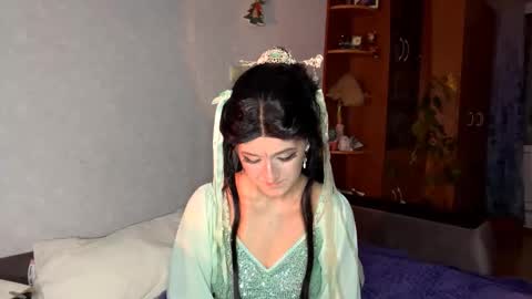 Gera online show from October 25, 9:15 pm