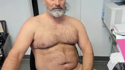 Snapshot of juergenkru chatting on February 19, 6:43 pm Giovanni50pro online show from February 19, 6:43 pm