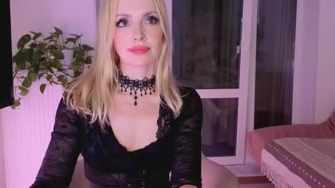 Snapshot of jugoddess chatting on September 12, 6:43 pm Goddess Julia online show from September 12, 6:43 pm