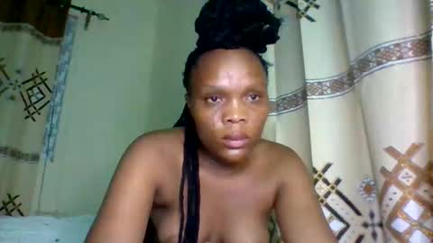 juice_petite3 online show from March 29, 9:05 pm