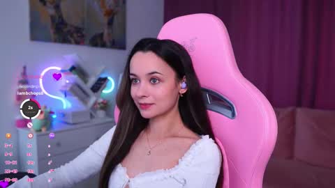Snapshot of juicy___angel chatting on October 6, 11:17 am Angelina online show from October 6, 11:17 am