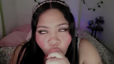 EleN online show from February 4, 8:57 pm