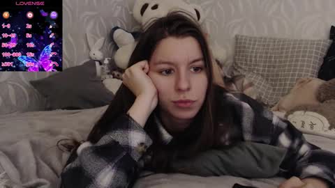 Snapshot of juicy_mystery chatting on October 18, 11:47 am laura online show from October 18, 11:47 am