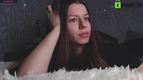 Snapshot of juicy_mystery chatting on October 23, 10:39 am laura online show from October 23, 10:39 am