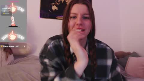 Snapshot of juicy_mystery chatting on March 3, 10:31 pm laura online show from March 3, 10:31 pm