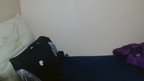 juicyass__ online show from December 18, 7:09 pm