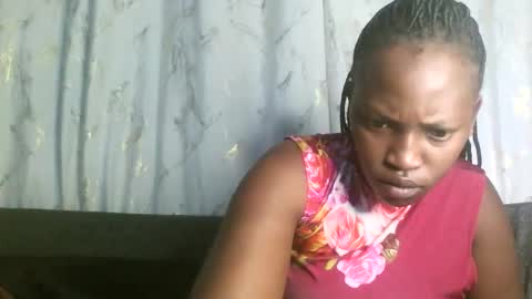 Snapshot of juicyicequeen chatting on October 24, 2:34 am juicyicequeen online show from October 24, 2:34 am