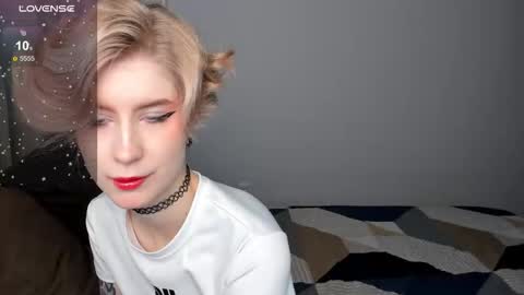 Snapshot of julescrown chatting on September 23, 12:59 am Jules online show from September 23, 12:59 am