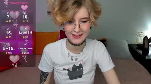 Snapshot of julescrown chatting on February 27, 9:40 am Jules online show from February 27, 9:40 am