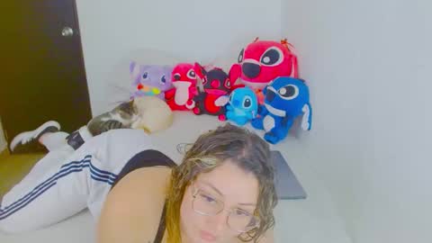  Juliana Torres  online show from February 17, 9:03 pm