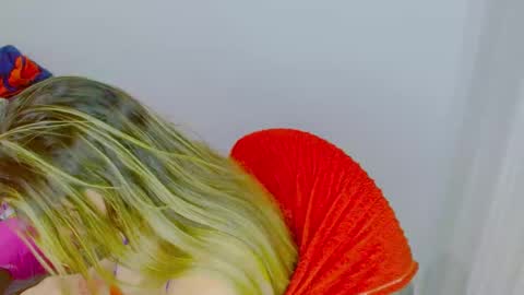 Snapshot of juli_69 chatting on October 12, 10:55 pm Juliana Torres online show from October 12, 10:55 pm