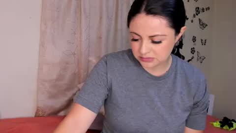 Snapshot of juli_castillos chatting on March 11, 5:35 pm Juli online show from March 11, 5:35 pm