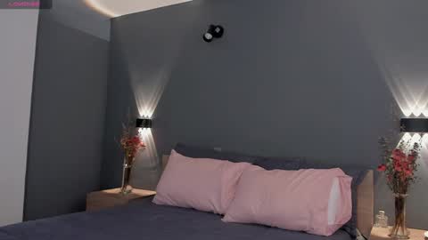 Juli Modelo Independiente online show from December 6, 5:49 pm