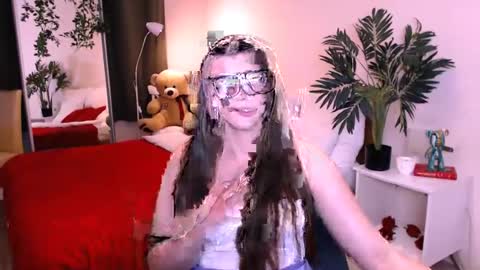 julia485262 online show from July 1, 7:00 pm