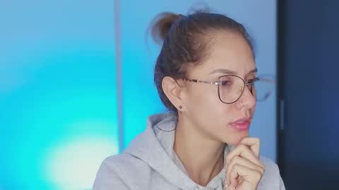 Snapshot of julia_roberts420 chatting on September 28, 1:42 pm Julia Schedule 10 pm to 4 am GTM-5 online show from September 28, 1:42 pm