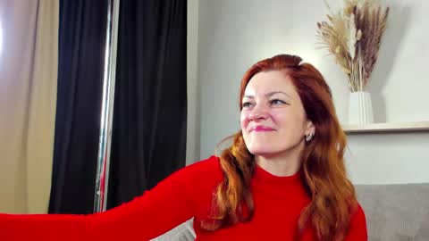 julia_suny online show from May 21, 2:07 am