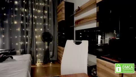 julia_t_mog online show from July 2, 9:09 pm