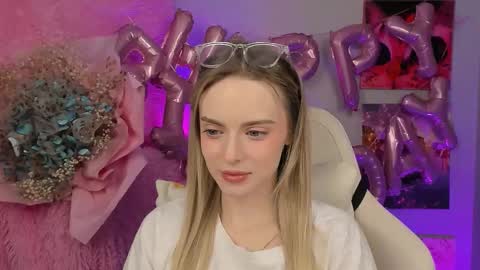 Julia online show from September 18, 2:21 pm