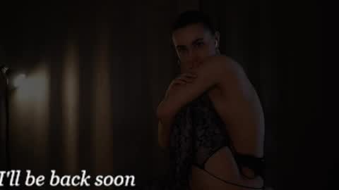 Molly online show from March 1, 6:01 pm