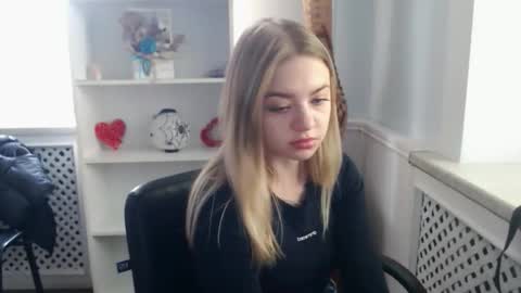 Snapshot of juliacrazy_ chatting on October 12, 5:33 am juliacrazy_ online show from October 12, 5:33 am