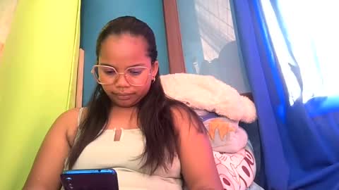 juliah02 online show from February 9, 6:01 am