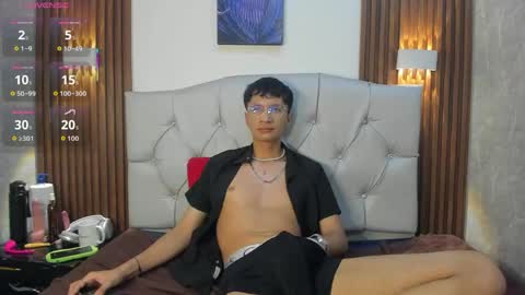 Julian Fox online show from May 27, 9:01 pm