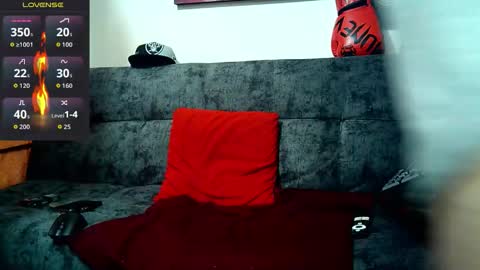 Snapshot of julian_tattoo chatting on September 19, 8:45 pm Julian independent model online show from September 19, 8:45 pm
