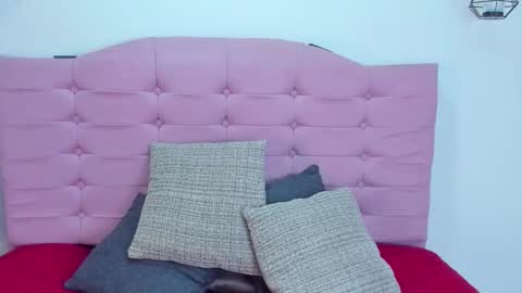 juliana12_ls online show from November 4, 1:45 pm