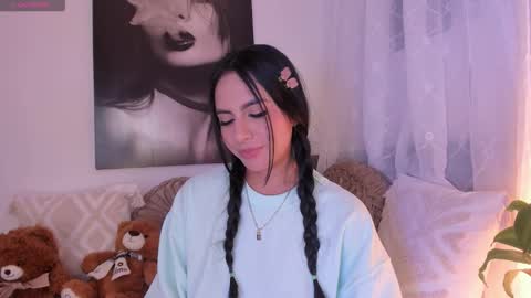 Snapshot of juliana_cute_22 chatting on October 9, 7:14 am Juliana online show from October 9, 7:14 am