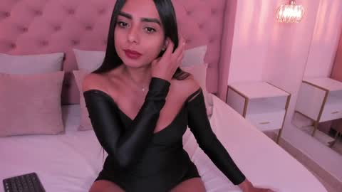 Juli  online show from April 8, 4:54 pm