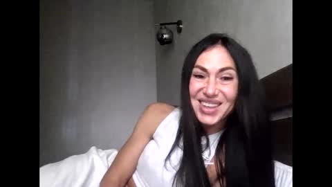 julianagold1 online show from October 18, 7:18 pm