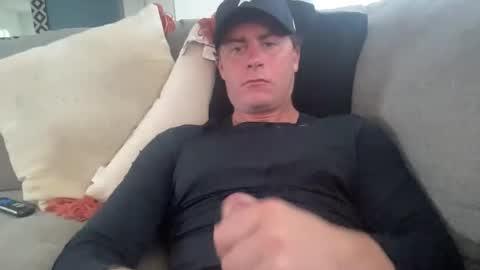 juliangregory9009 online show from May 18, 9:54 pm