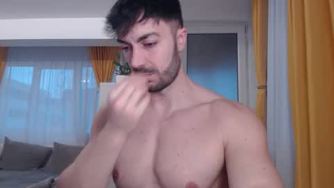 JulianRoyce online show from March 23, 4:23 pm