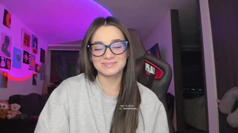 Jeimy Help me to reach 100 thumbs up online show from March 14, 1:31 am