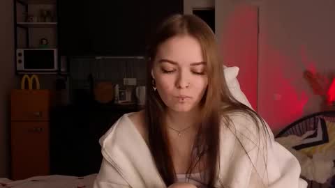 julidropp online show from November 8, 6:44 pm