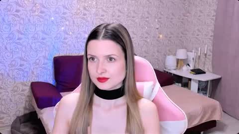 Snapshot of julie_flores chatting on March 6, 4:07 pm Julie online show from March 6, 4:07 pm