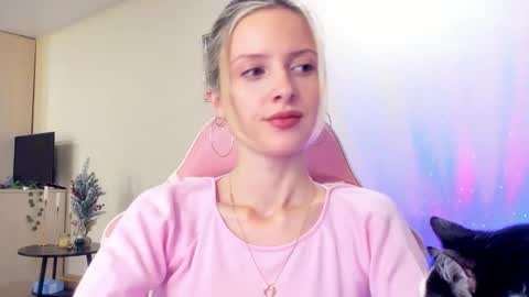 Julie online show from November 4, 2:07 pm