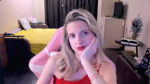 Julie online show from November 27, 3:41 pm