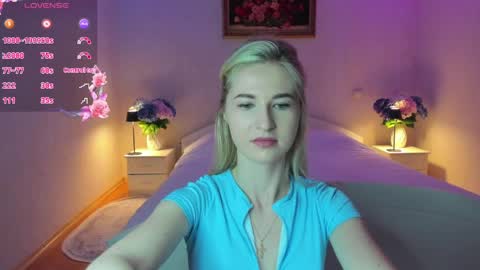 julieblazex online show from June 1, 7:59 pm