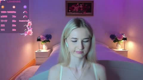 julieblazex online show from July 1, 9:34 pm