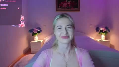 julieblazex online show from June 25, 9:42 pm
