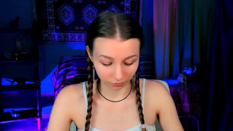 juliedaniel online show from November 17, 4:15 am