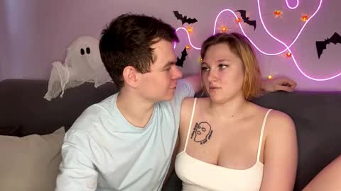 Julie and Thomas online show from October 29, 8:05 am