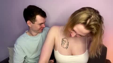 Julie and Thomas online show from April 4, 7:59 am