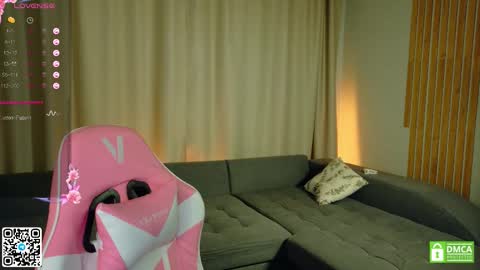 julieqt online show from November 12, 4:42 pm