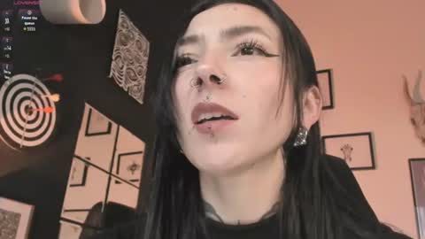 juliet_sourire online show from July 2, 8:25 pm