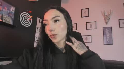 juliet_sourire online show from December 2, 1:09 pm